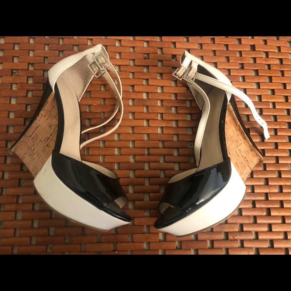 8.5 sexy black & white wedge